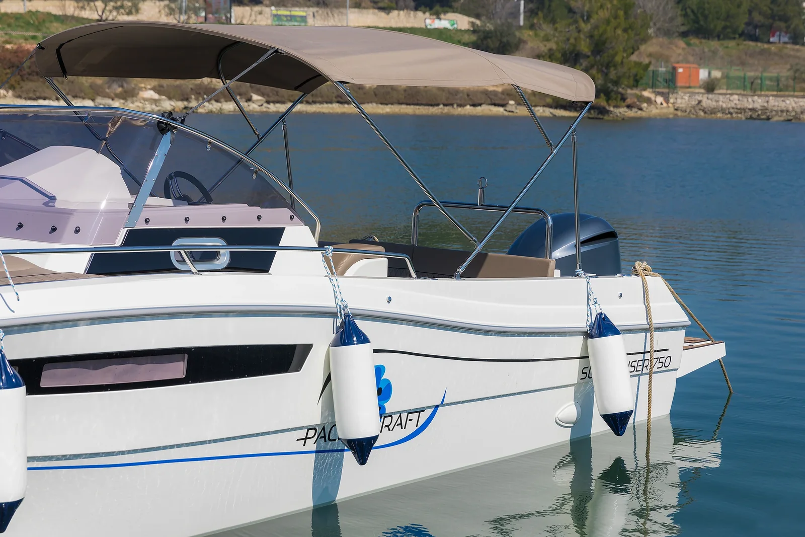 Yacht DIVERSE WERFTEN Pacific Craft 750 Sun Cruiser - Foto 1