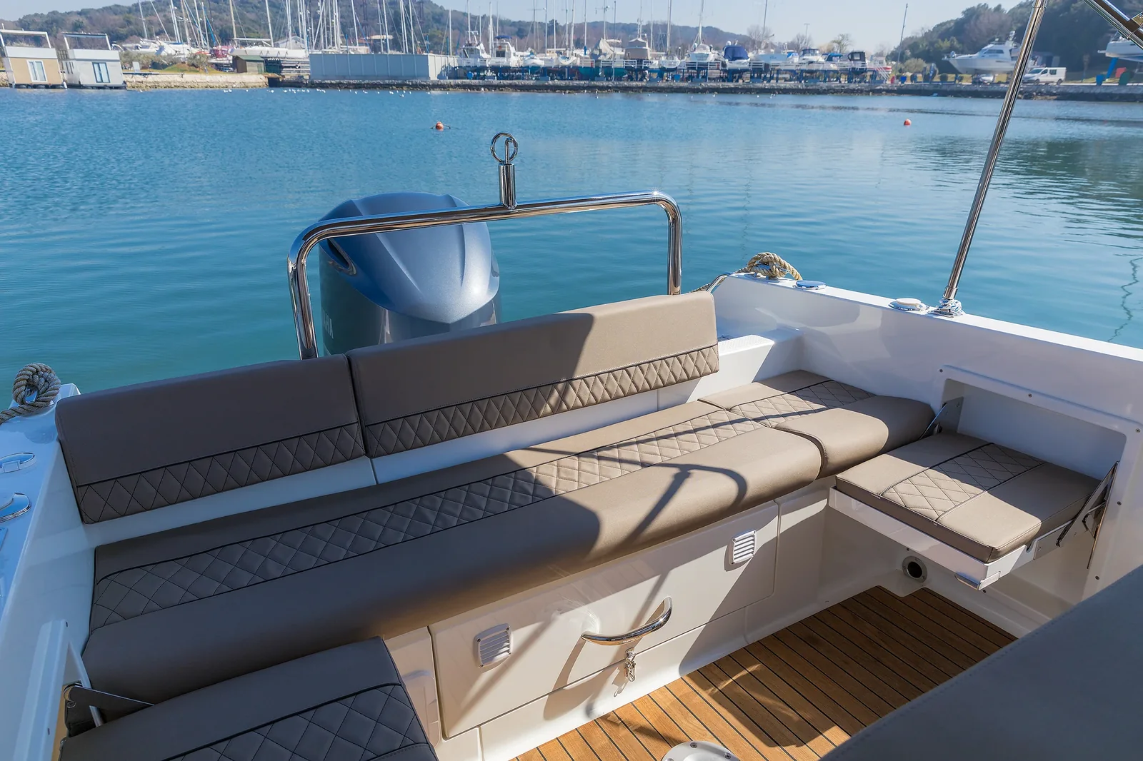 Yacht DIVERSE WERFTEN Pacific Craft 750 Sun Cruiser - Foto 1