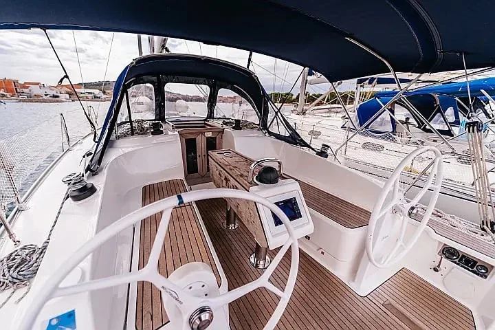 Yacht BAVARIA Cruiser 37 - Flinx - Foto 1
