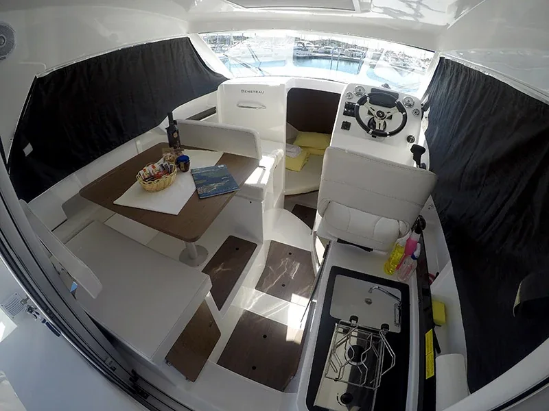 Yacht BENETEAU Antares 8 OB - Lovre - Foto 1