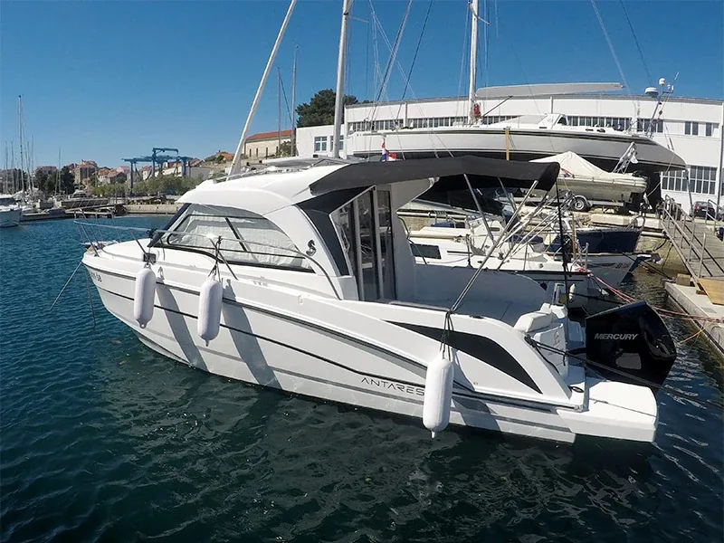 Yacht BENETEAU Antares 8 OB - Lovre - Foto 1