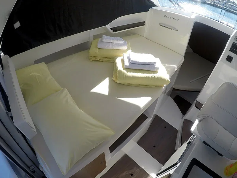Yacht BENETEAU Antares 8 OB - Lovre - Foto 1
