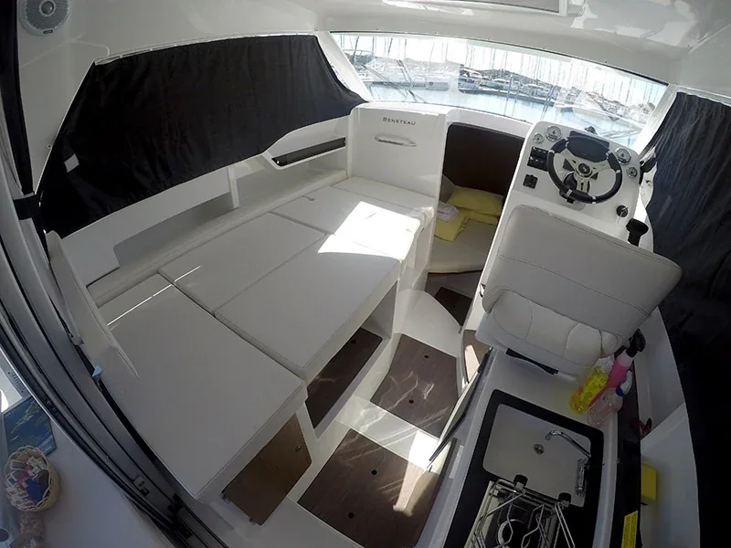 Yacht BENETEAU Antares 8 OB - Lovre - Foto 1