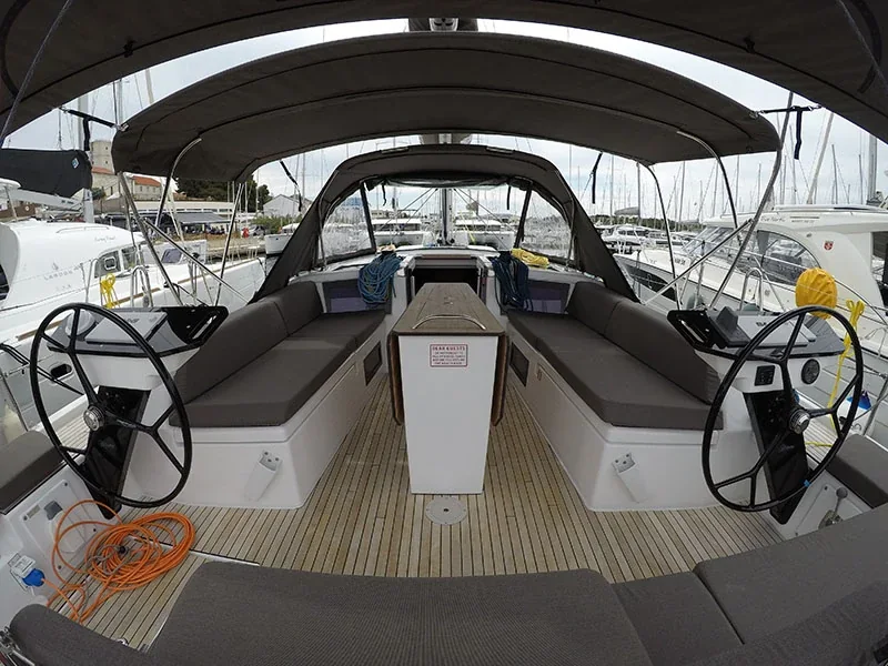 Yacht DUFOUR 41 - Moma - Foto 1