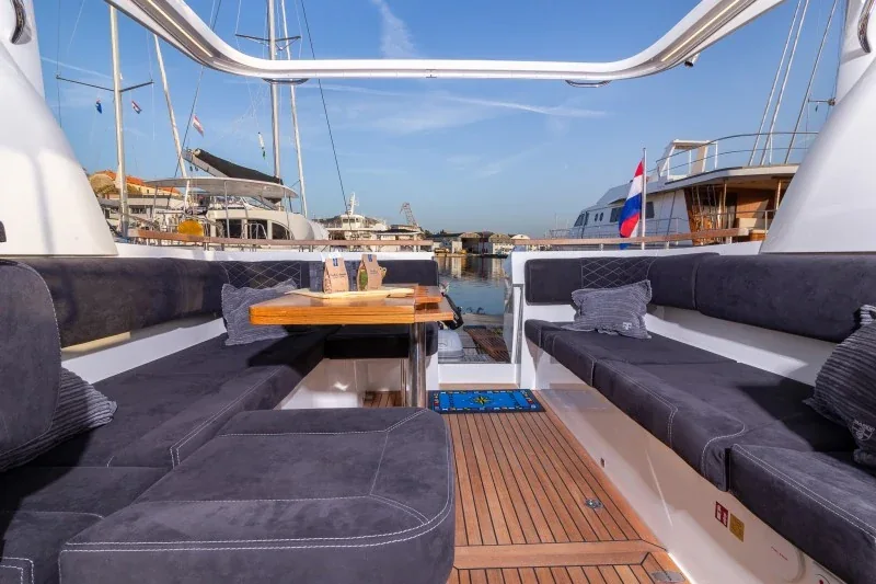 Yacht MAREX Marex 360 Cabriolet Cruiser - True North - Foto 1
