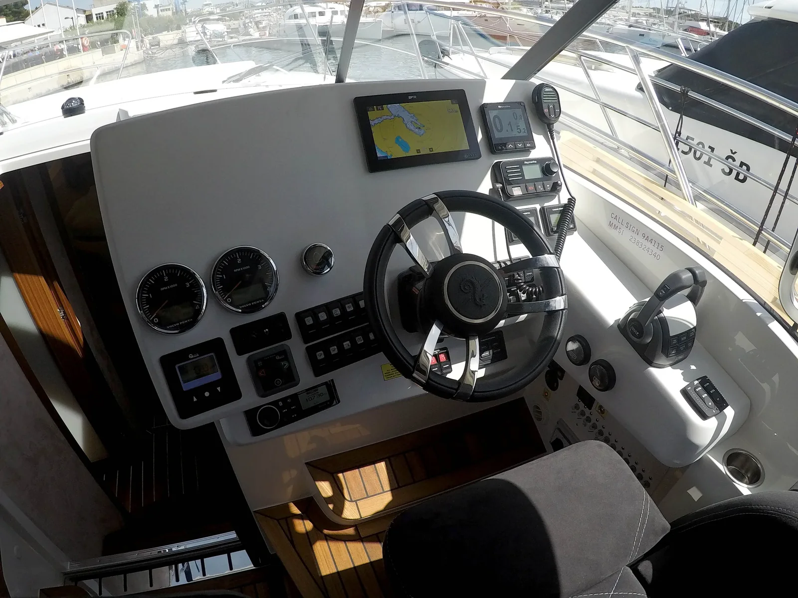Yacht MAREX Marex 360 Cabriolet Cruiser - True North - Foto 1