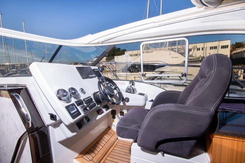 Yacht MAREX Marex 360 Cabriolet Cruiser - True North - Foto 1