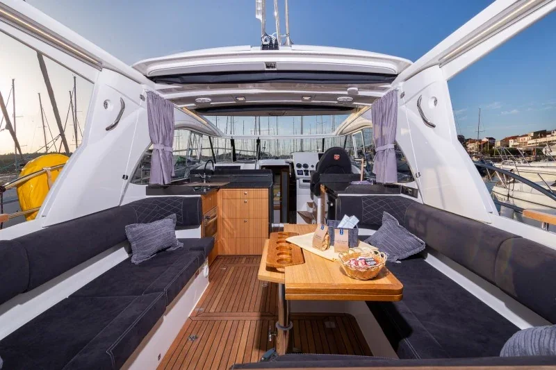 Yacht MAREX Marex 360 Cabriolet Cruiser - True North - Foto 1