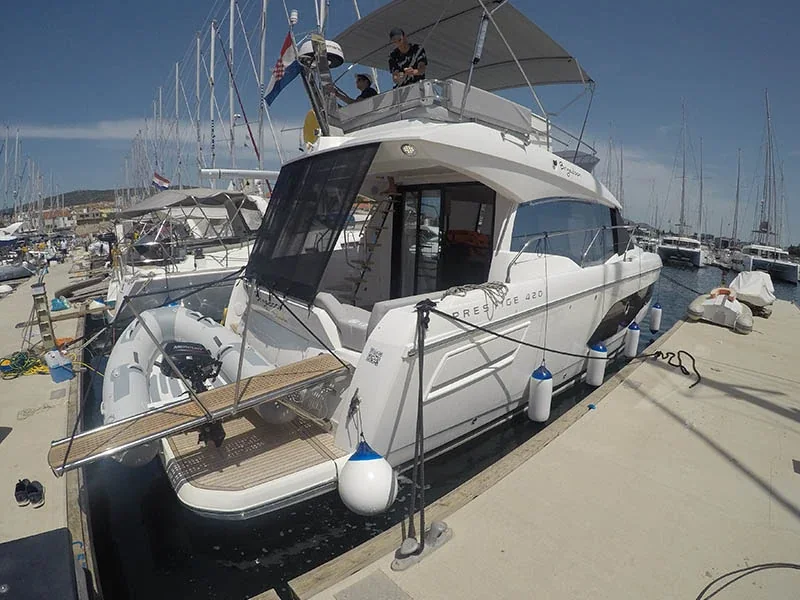 Yacht JEANNEAU Prestige 420 fly - Brigadoon