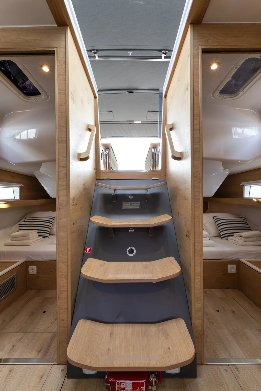 Yacht ELAN Impression 43 - Elana - Foto 1