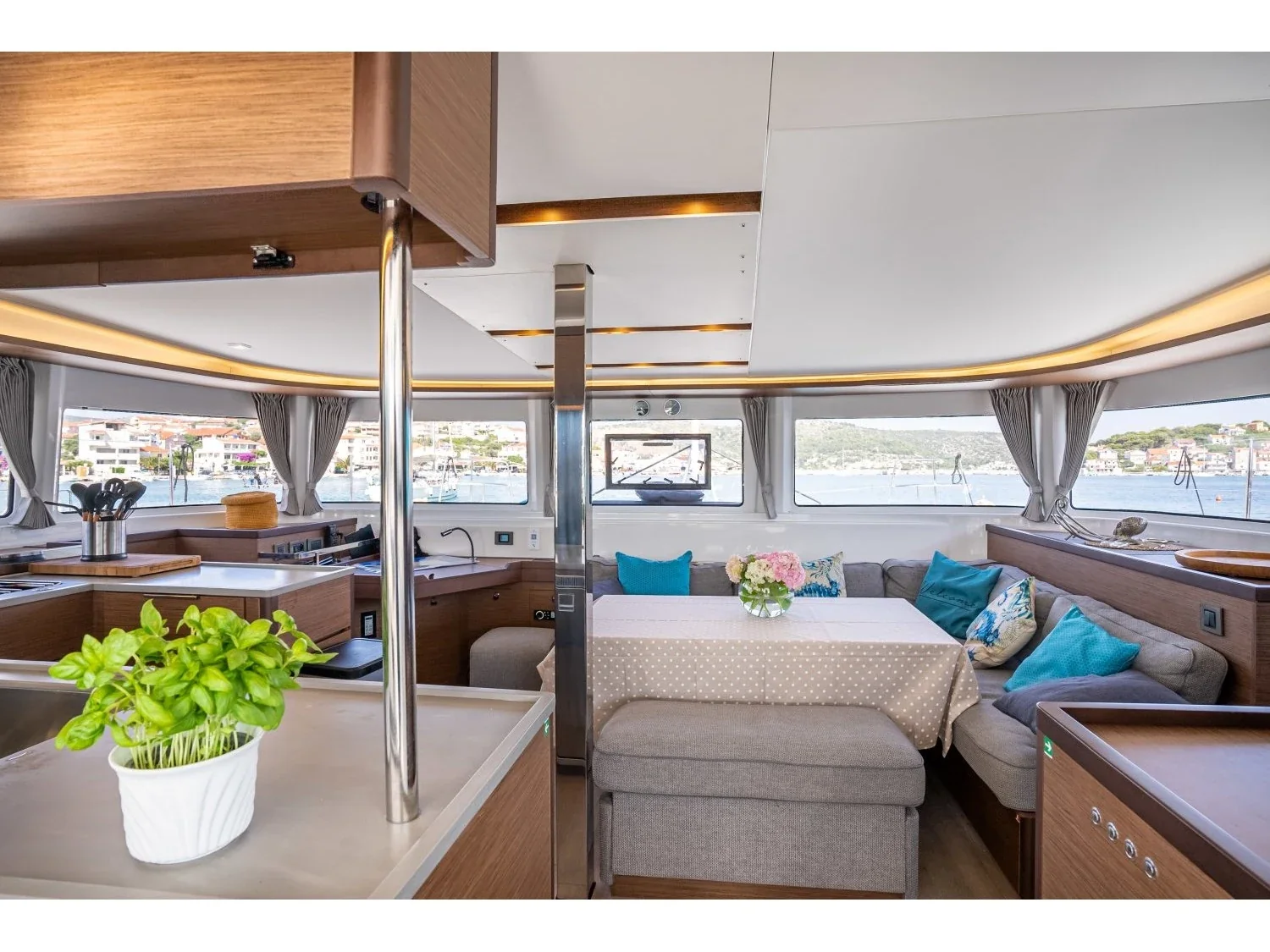 Yacht LAGOON 46 - Sofia