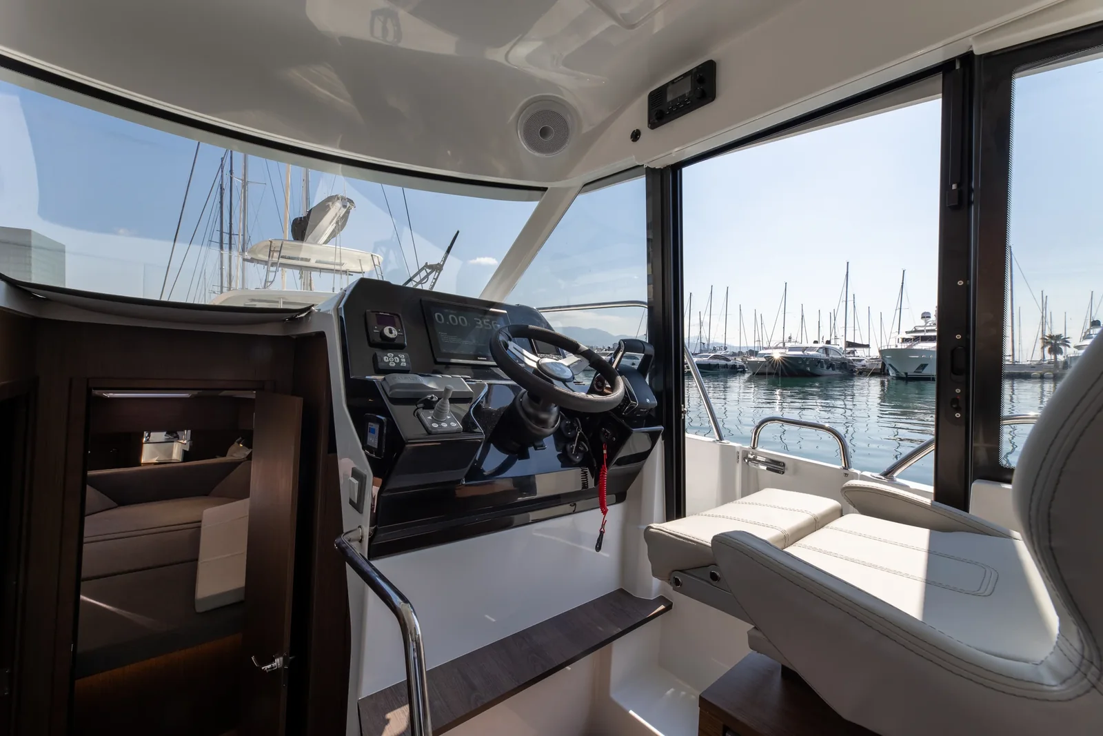 Yacht BENETEAU Antares 11 Fly - Desiree - Foto 1