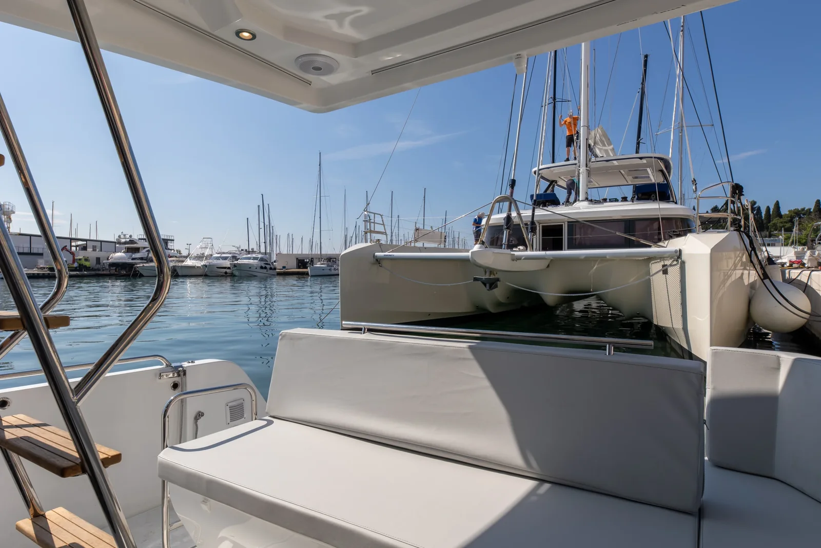 Yacht BENETEAU Antares 11 Fly - Desiree - Foto 1