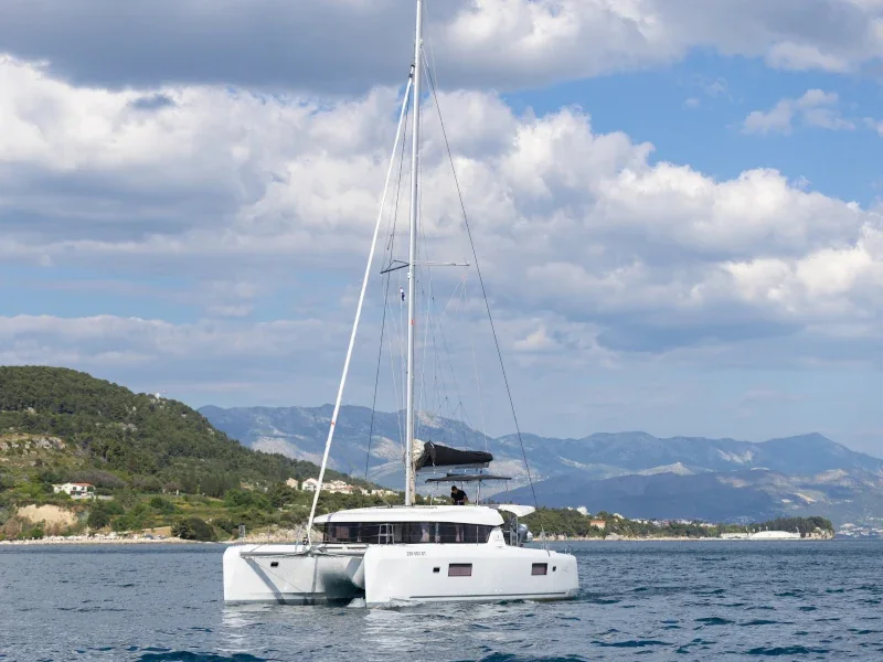 Yacht LAGOON 42 - Aventus - Foto 1