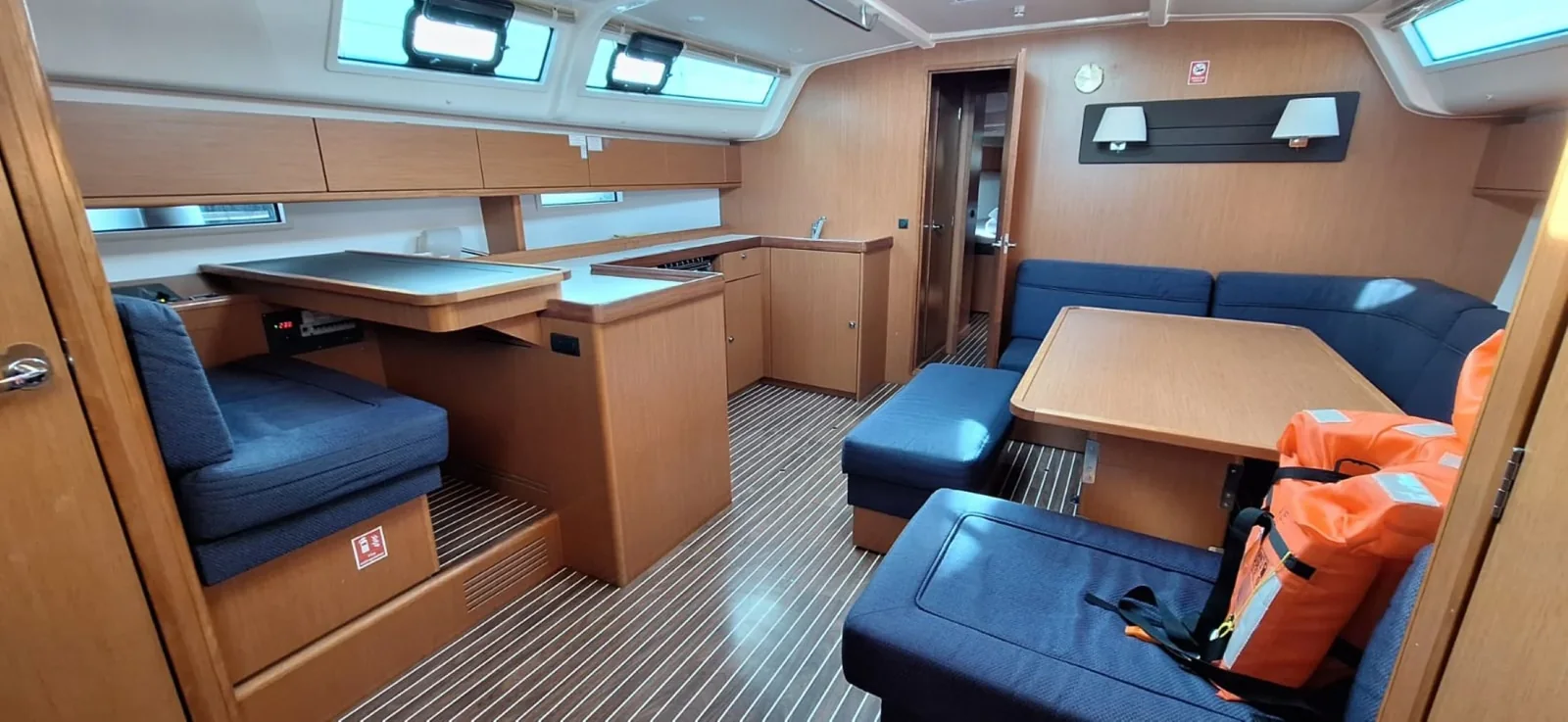 Yacht BAVARIA Cruiser 51 - Ivolga