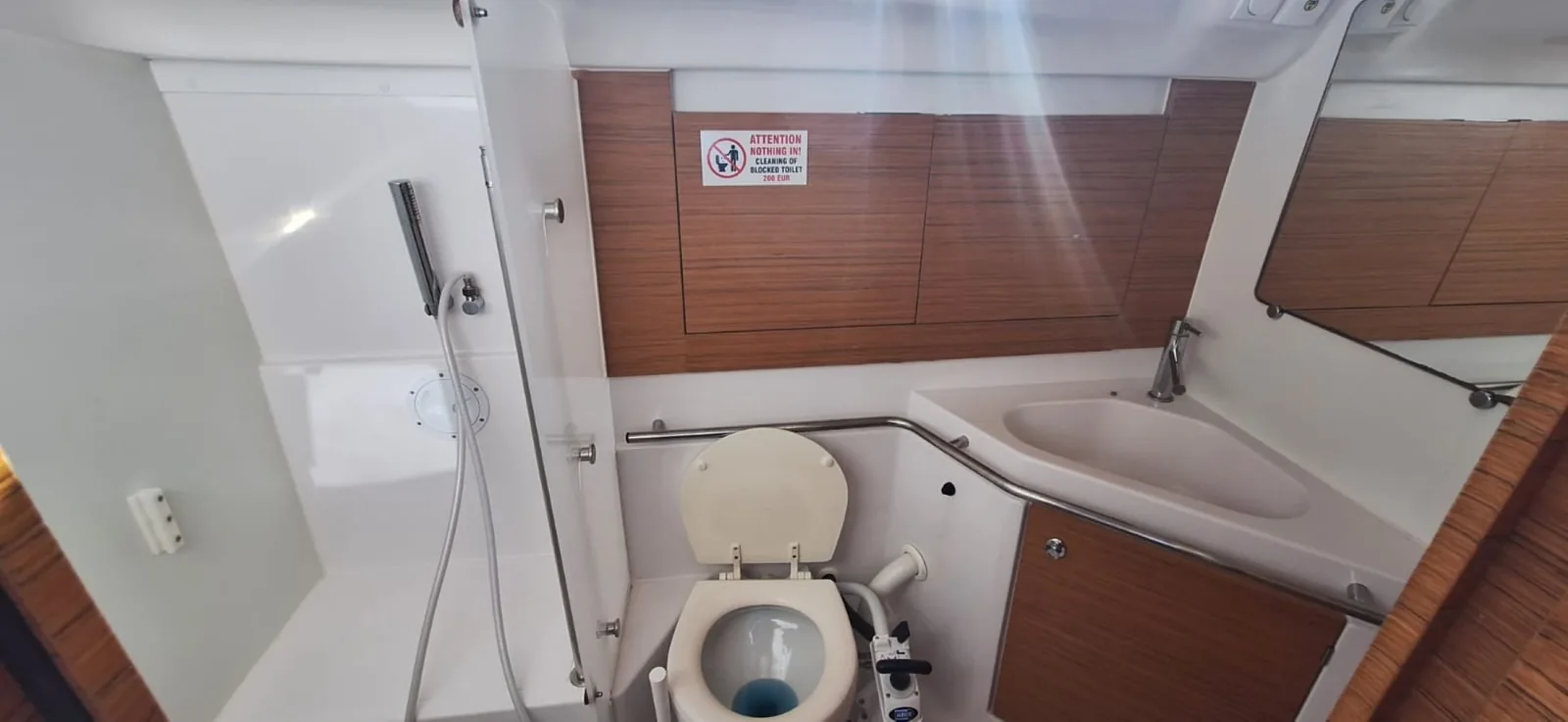 Yacht ELAN Impression 45 - Lasta