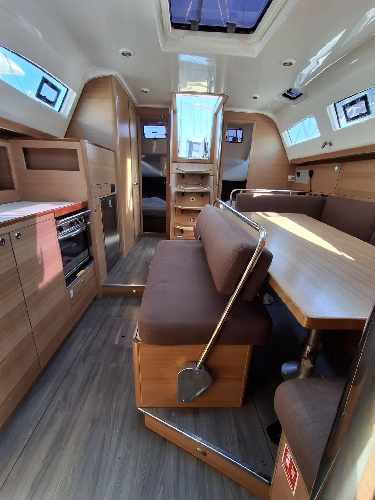 Yacht ELAN Impression 45.1 - Sokol