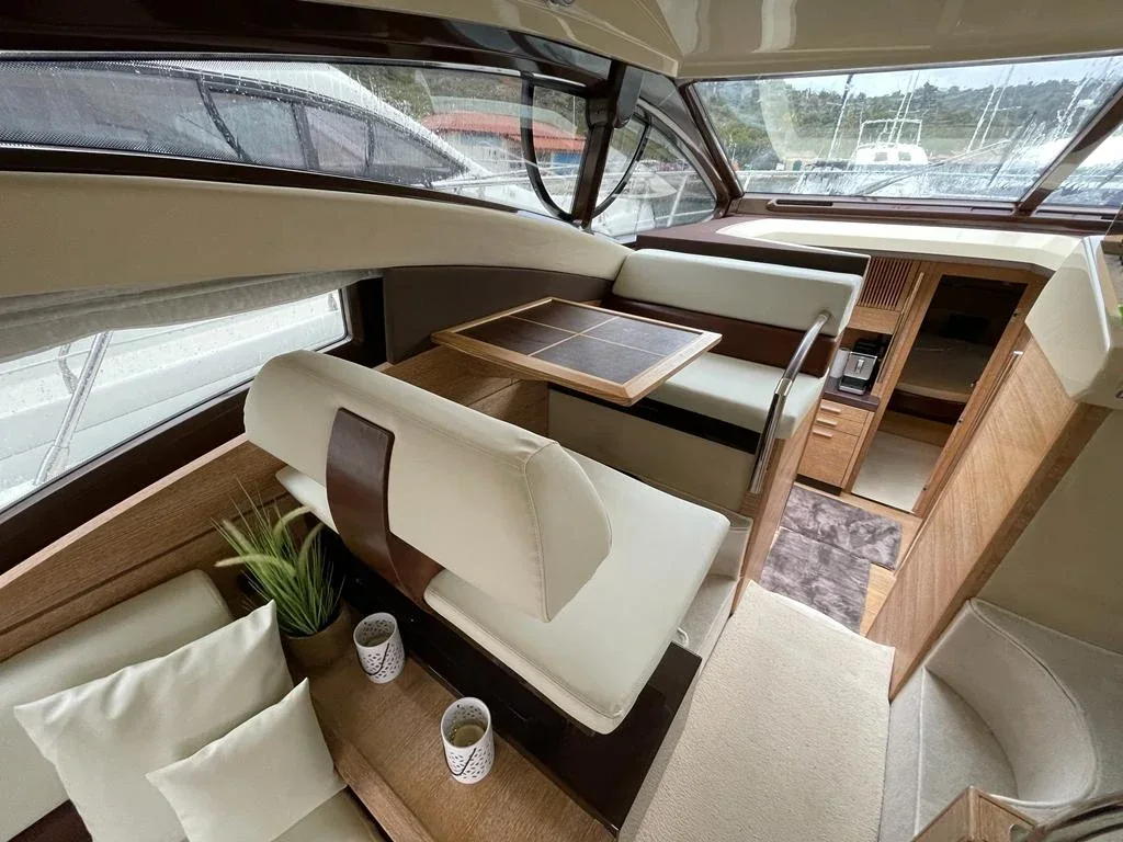 Yacht AZIMUT 47 Fly - Kecalu