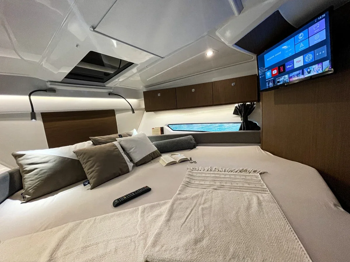 Yacht BENETEAU Antares 9 OB - Arya - Foto 1
