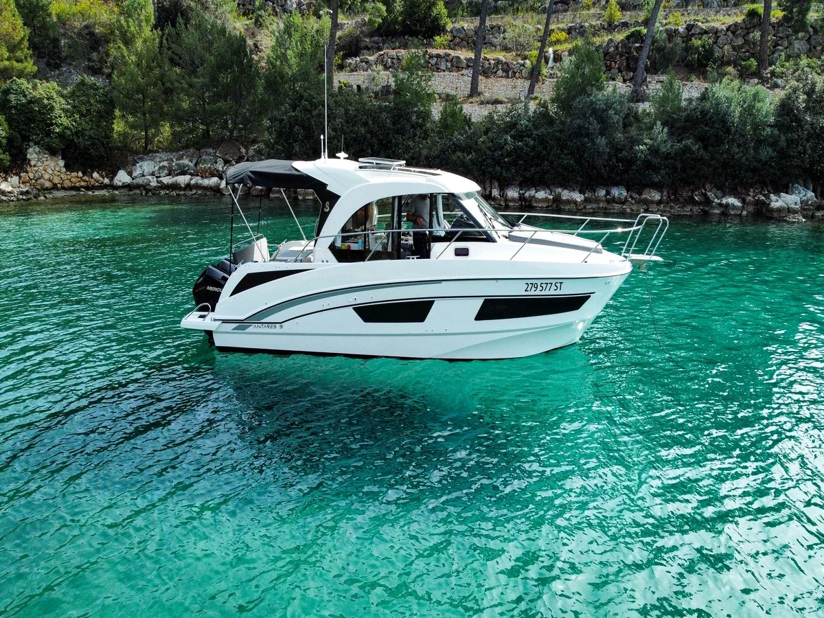 Yacht BENETEAU Antares 9 OB - Arya - Foto 1