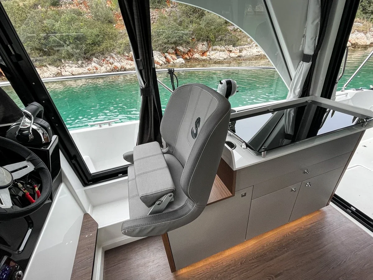 Yacht BENETEAU Antares 9 OB - Arya - Foto 1