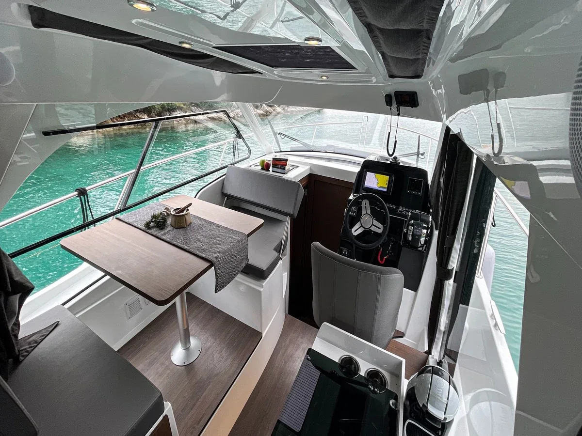 Yacht BENETEAU Antares 9 OB - Arya - Foto 1
