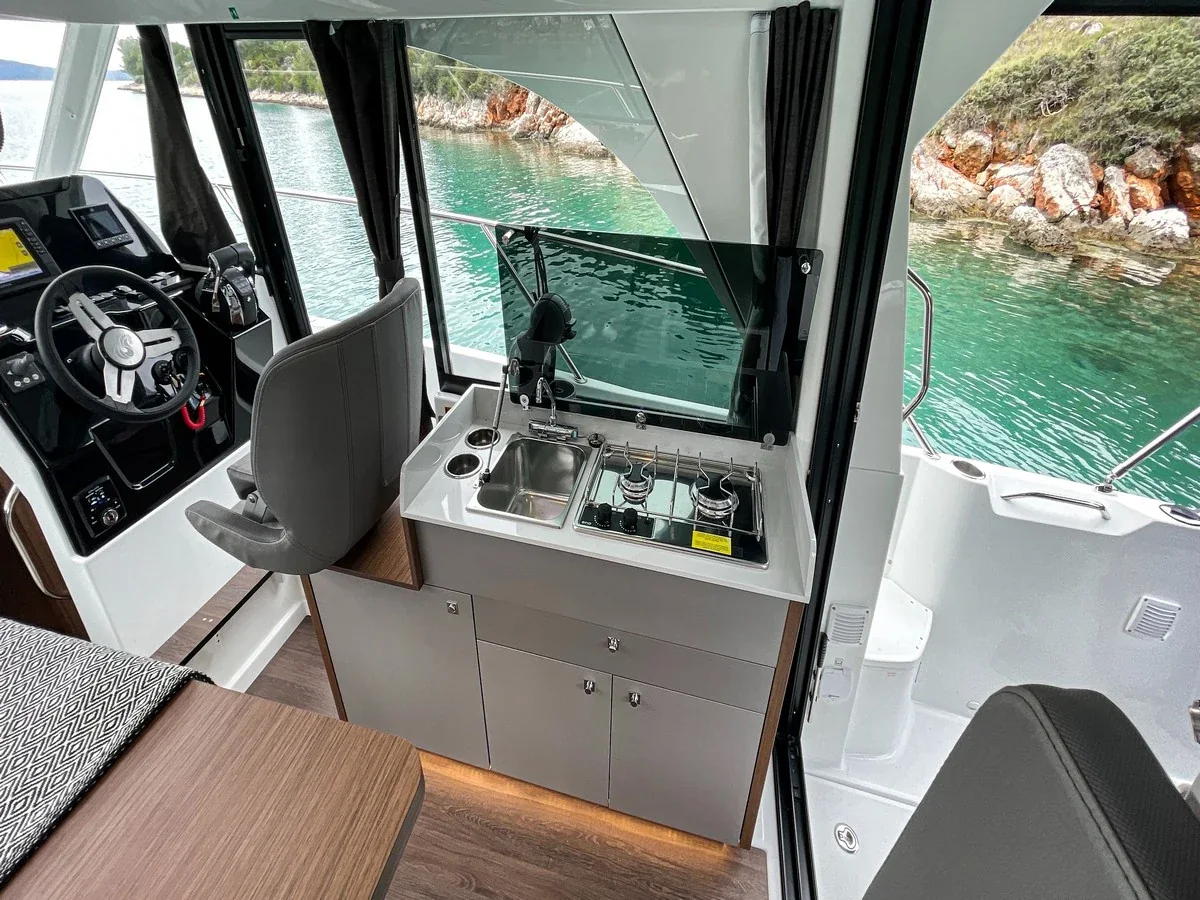 Yacht BENETEAU Antares 9 OB - Arya - Foto 1