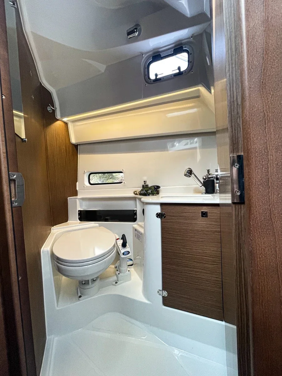 Yacht BENETEAU Antares 9 OB - Arya - Foto 1
