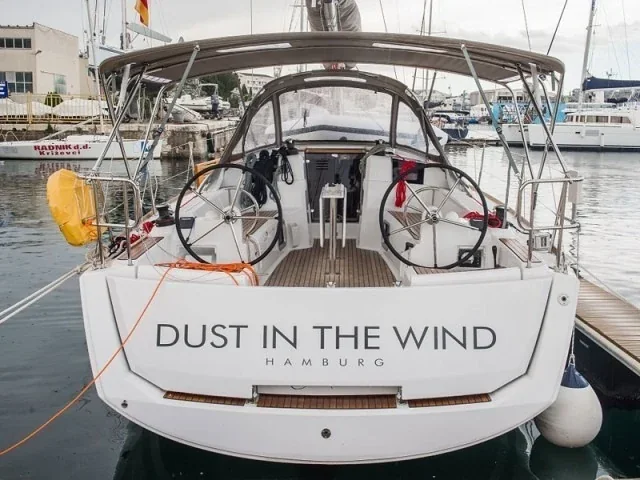 Yacht JEANNEAU Sun Odyssey 389 - Dust in the Wind - Foto 1