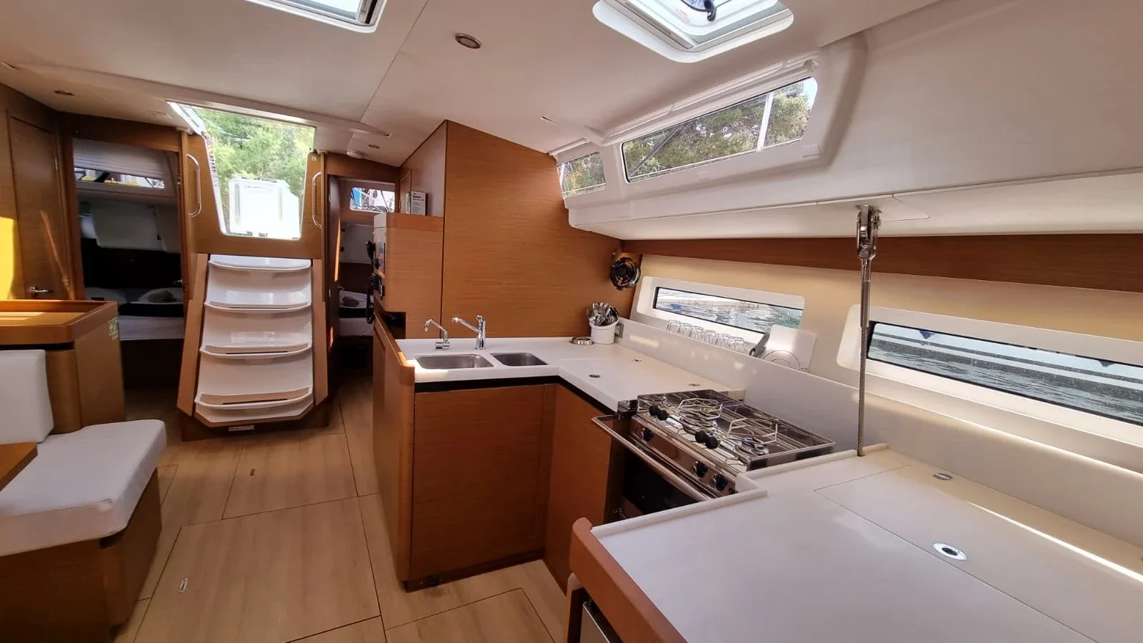 Yacht JEANNEAU Sun Odyssey 490 - Izzy - Foto 1