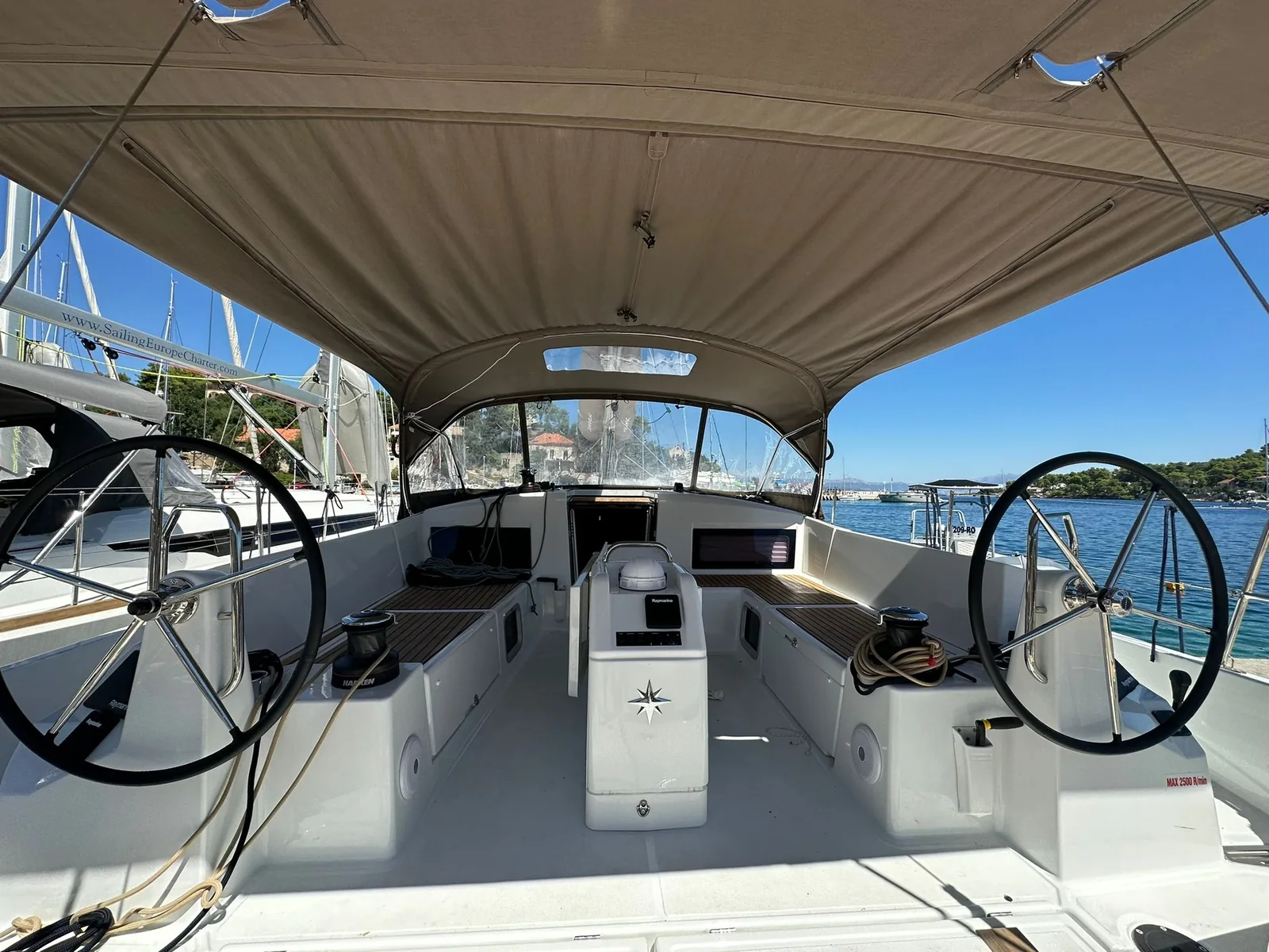 Yacht JEANNEAU Sun Odyssey 490 - Izzy - Foto 1