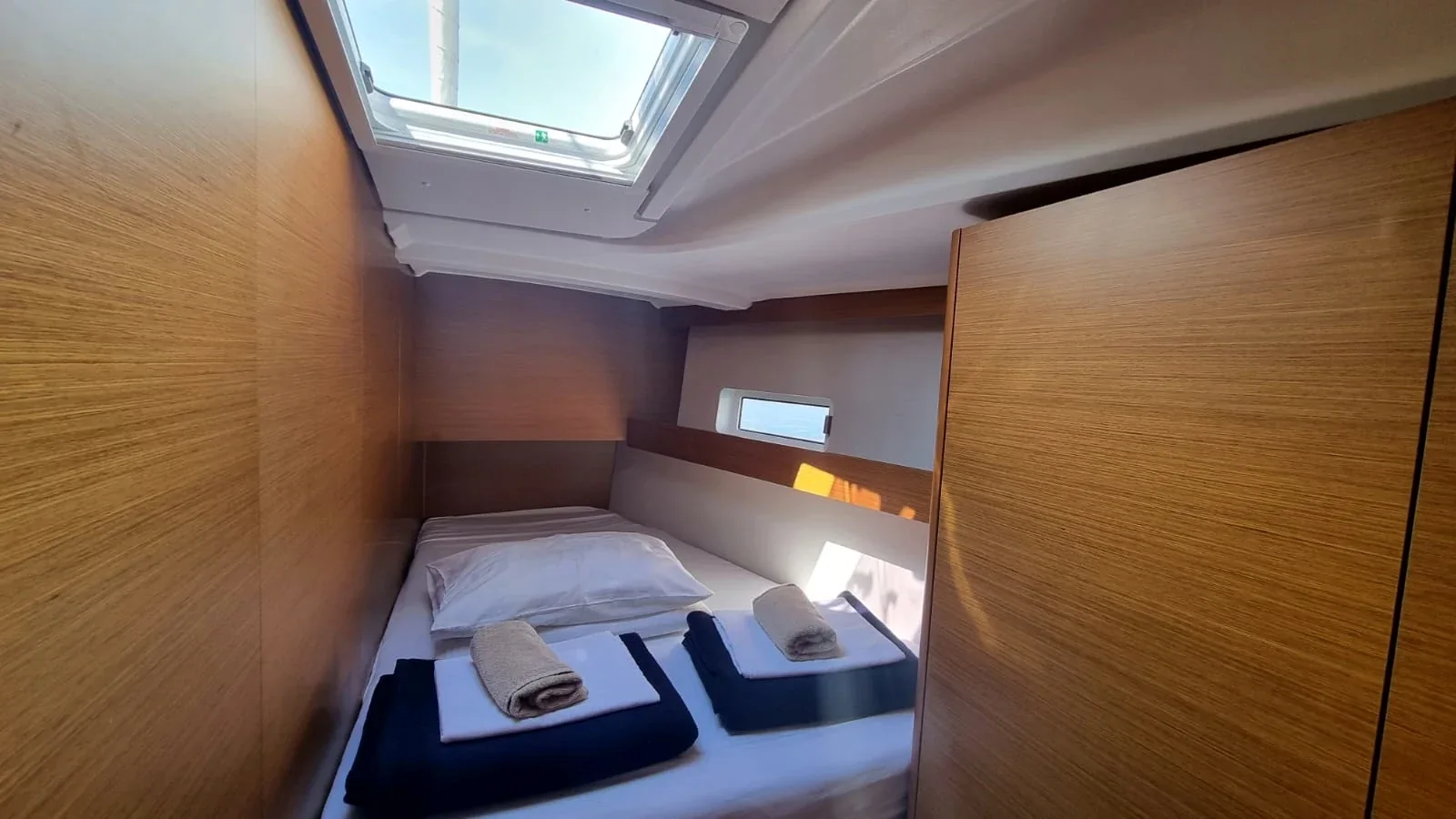 Yacht JEANNEAU Sun Odyssey 490 - Izzy - Foto 1
