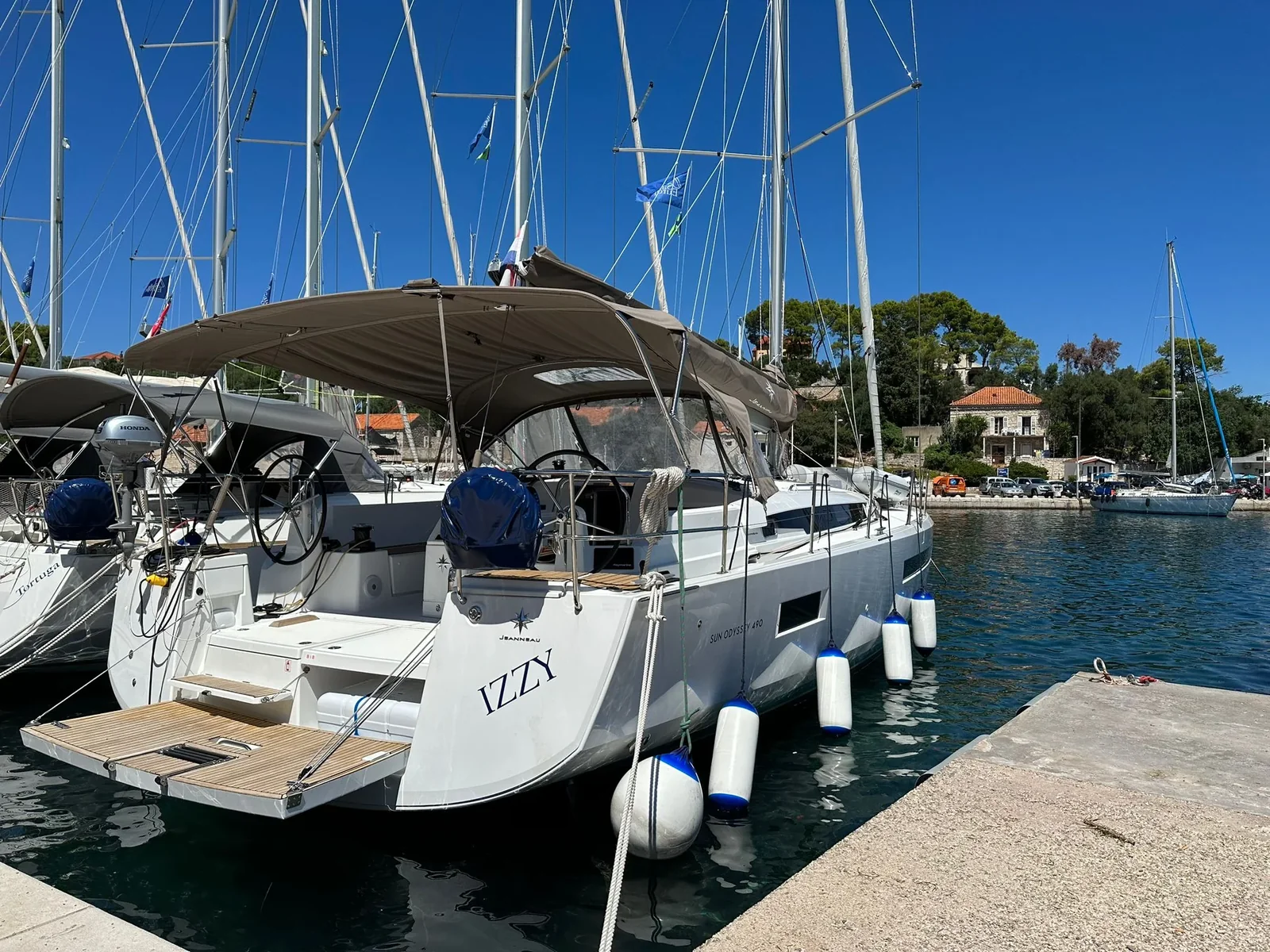 Yacht JEANNEAU Sun Odyssey 490 - Izzy - Foto 1