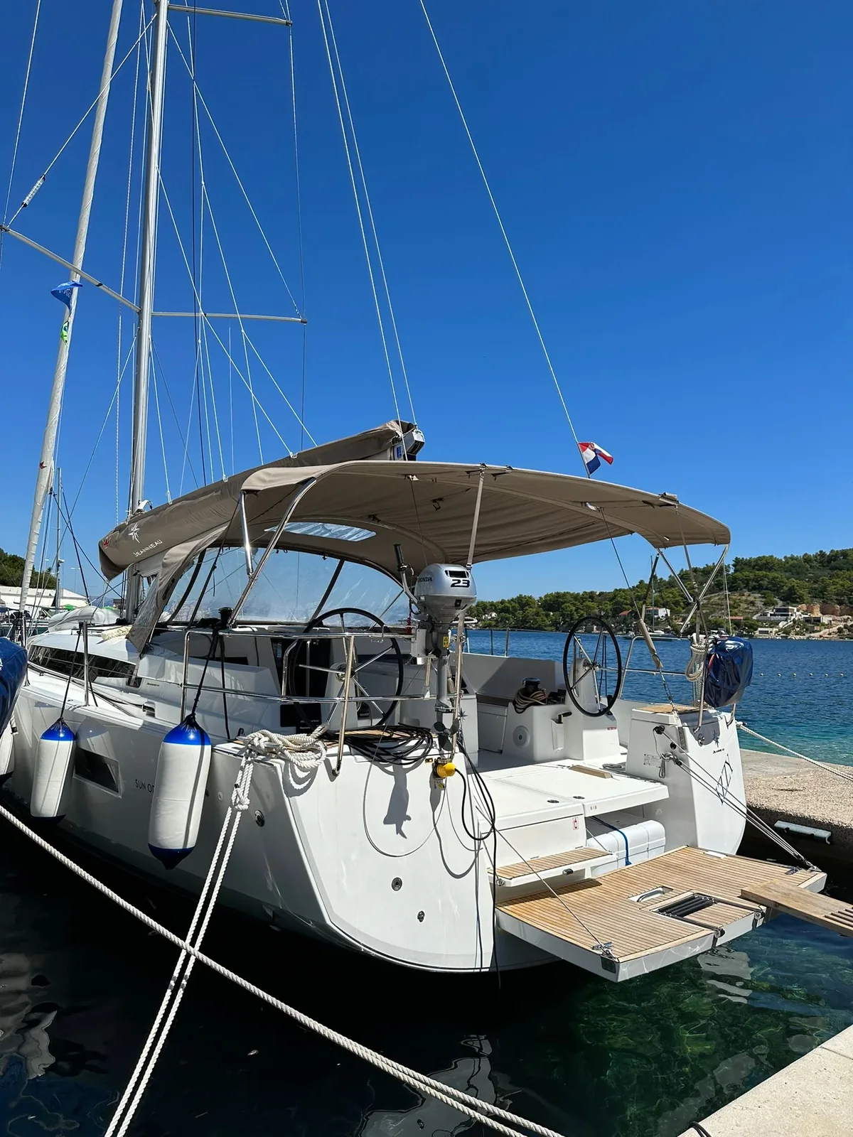 Yacht JEANNEAU Sun Odyssey 490 - Izzy - Foto 1