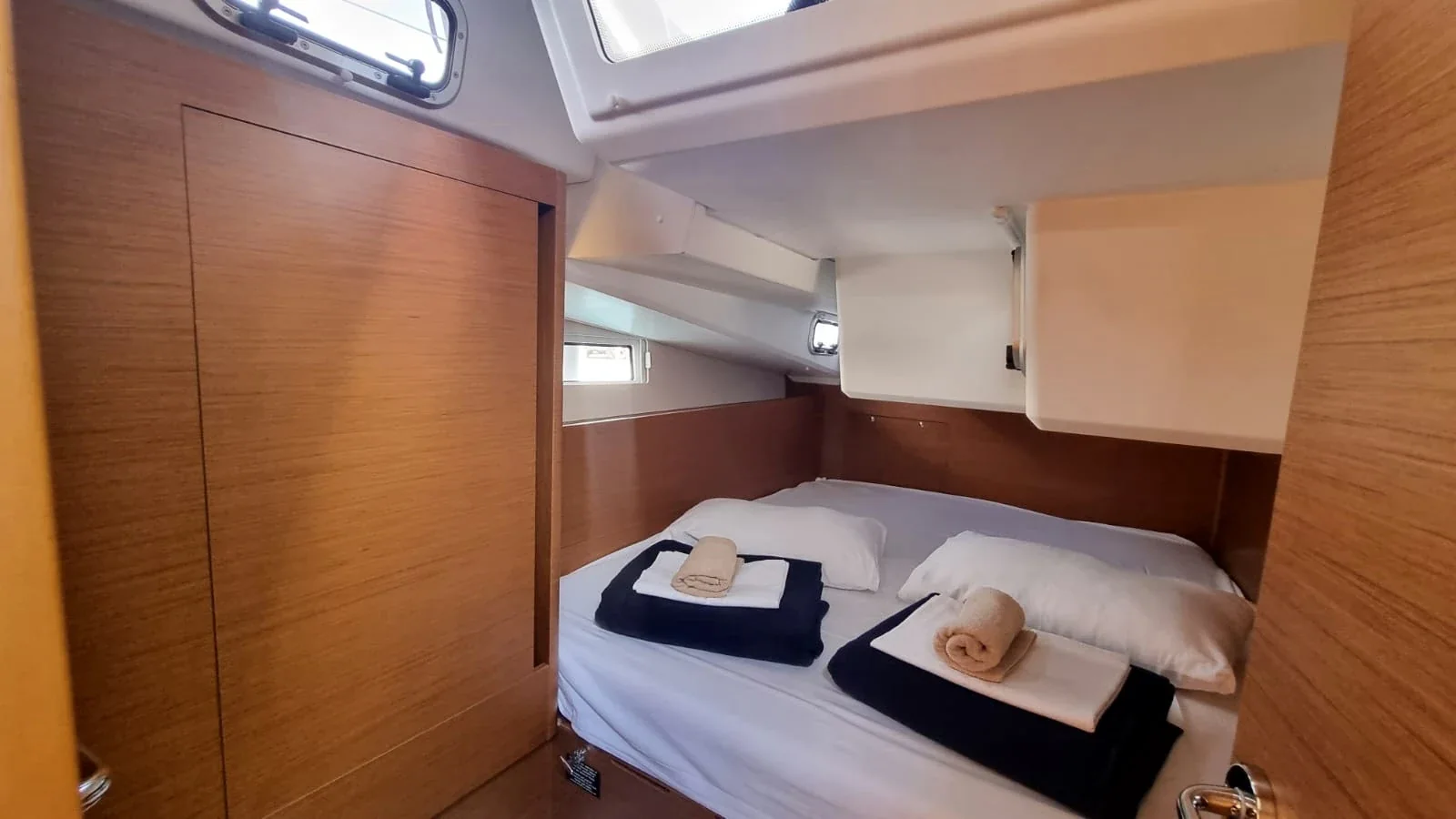 Yacht JEANNEAU Sun Odyssey 490 - Izzy - Foto 1