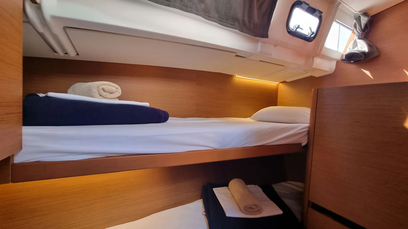 Yacht JEANNEAU Sun Odyssey 490 - Izzy - Foto 1
