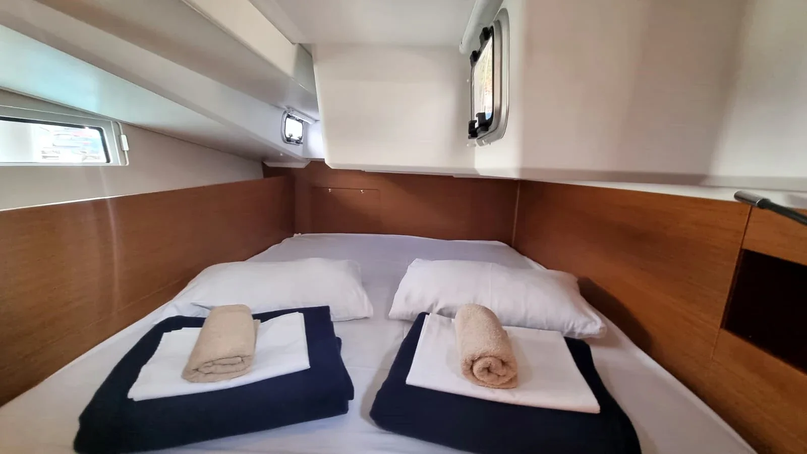 Yacht JEANNEAU Sun Odyssey 490 - Izzy - Foto 1
