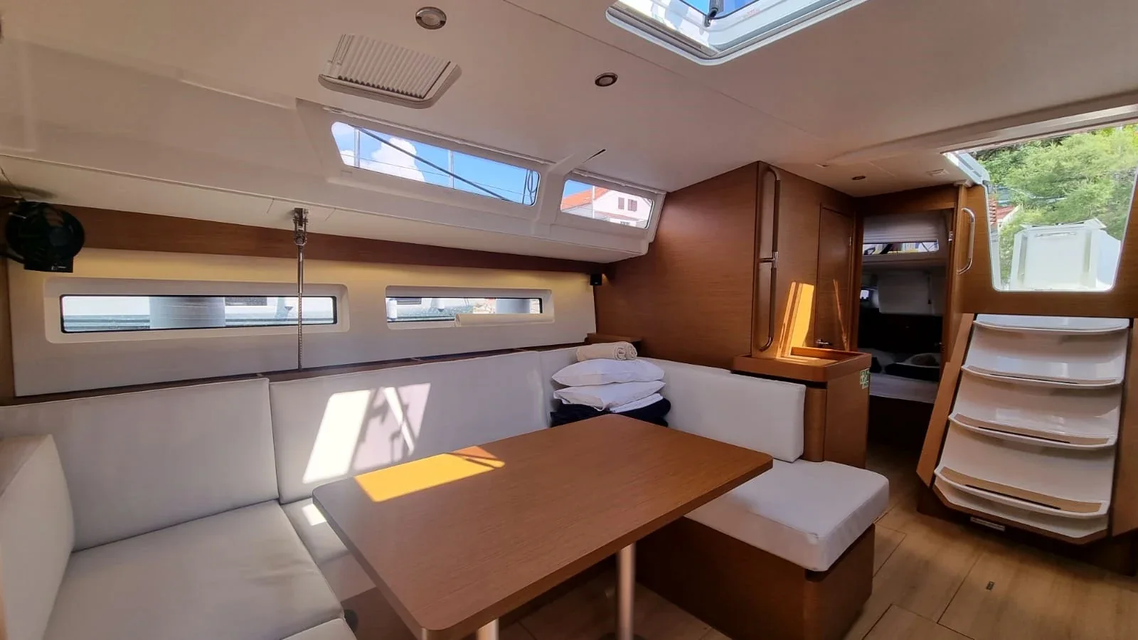 Yacht JEANNEAU Sun Odyssey 490 - Izzy - Foto 1
