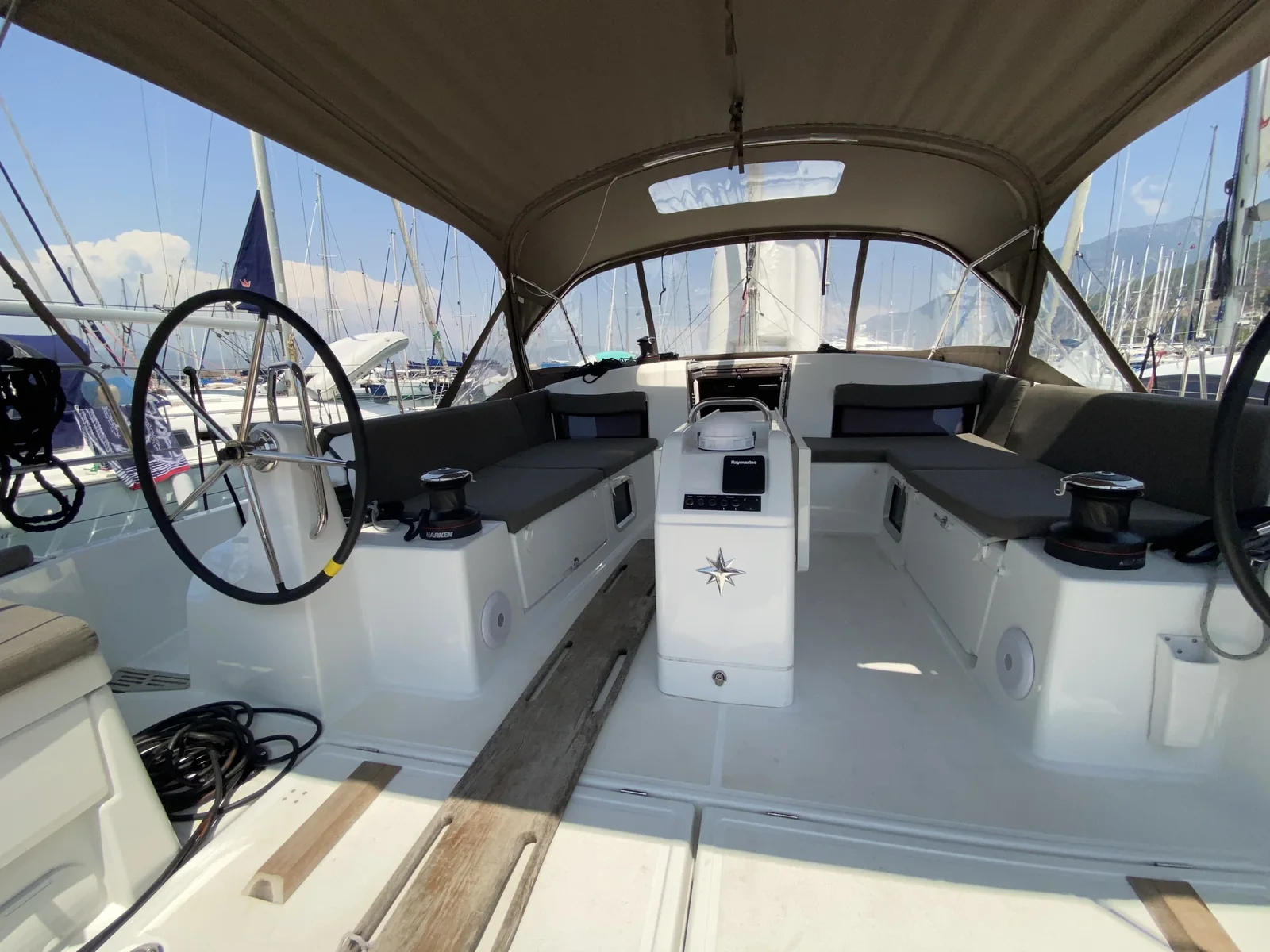 Yacht JEANNEAU Sun Odyssey 490 - Derya - Foto 1