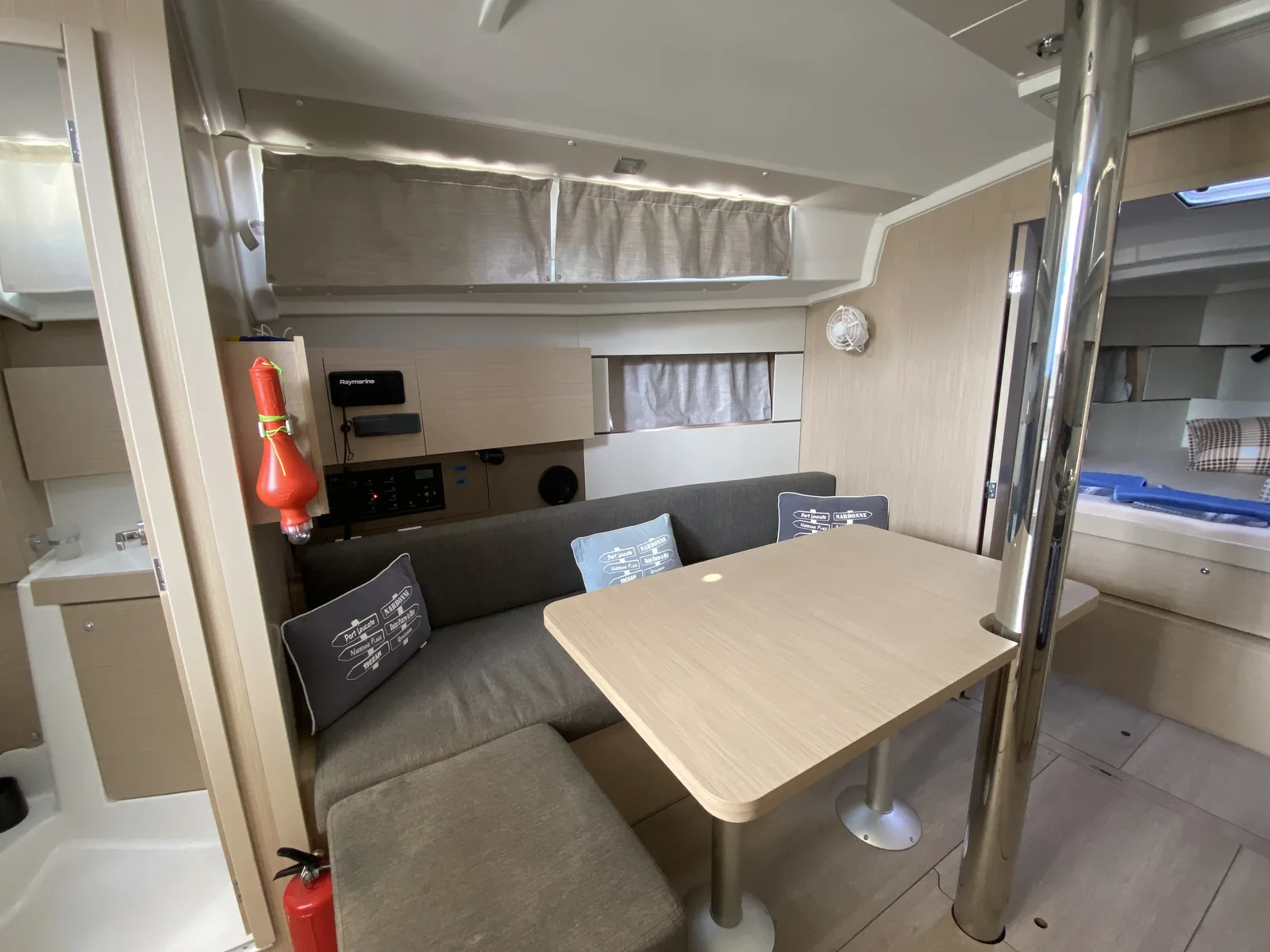 Yacht BENETEAU Oceanis 38.1 - Helena - Foto 1