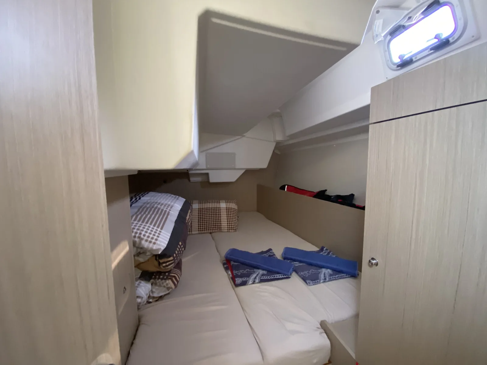 Yacht BENETEAU Oceanis 38.1 - Helena - Foto 1
