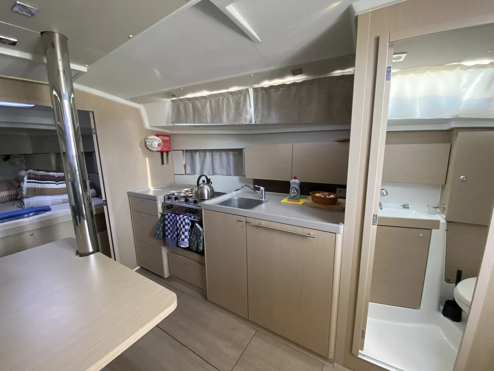 Yacht BENETEAU Oceanis 38.1 - Helena - Foto 1