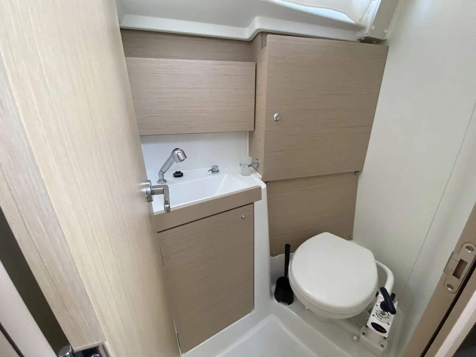 Yacht BENETEAU Oceanis 38.1 - Helena - Foto 1