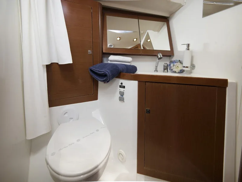 Yacht BENETEAU Oceanis 45 - Frida - Foto 1