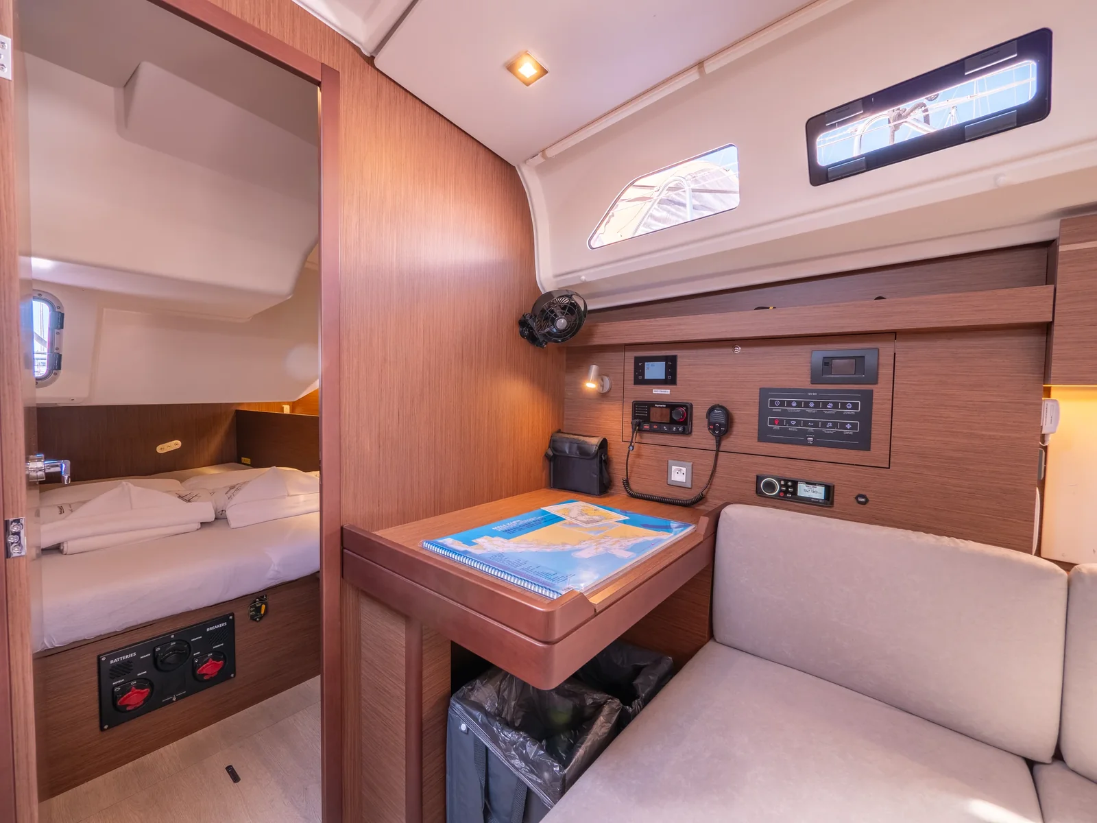 Yacht BENETEAU Oceanis 40.1 - Mamma Mia - Foto 1