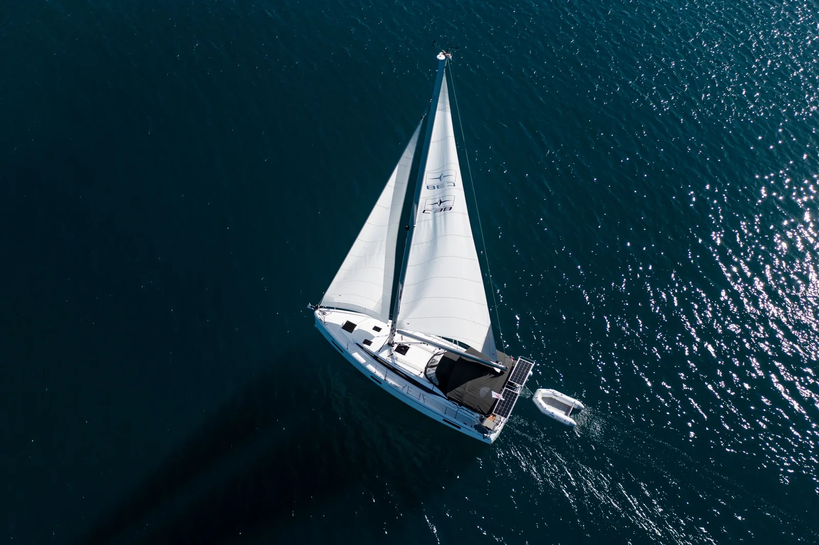 Yacht BAVARIA C38 - Martini - Foto 1