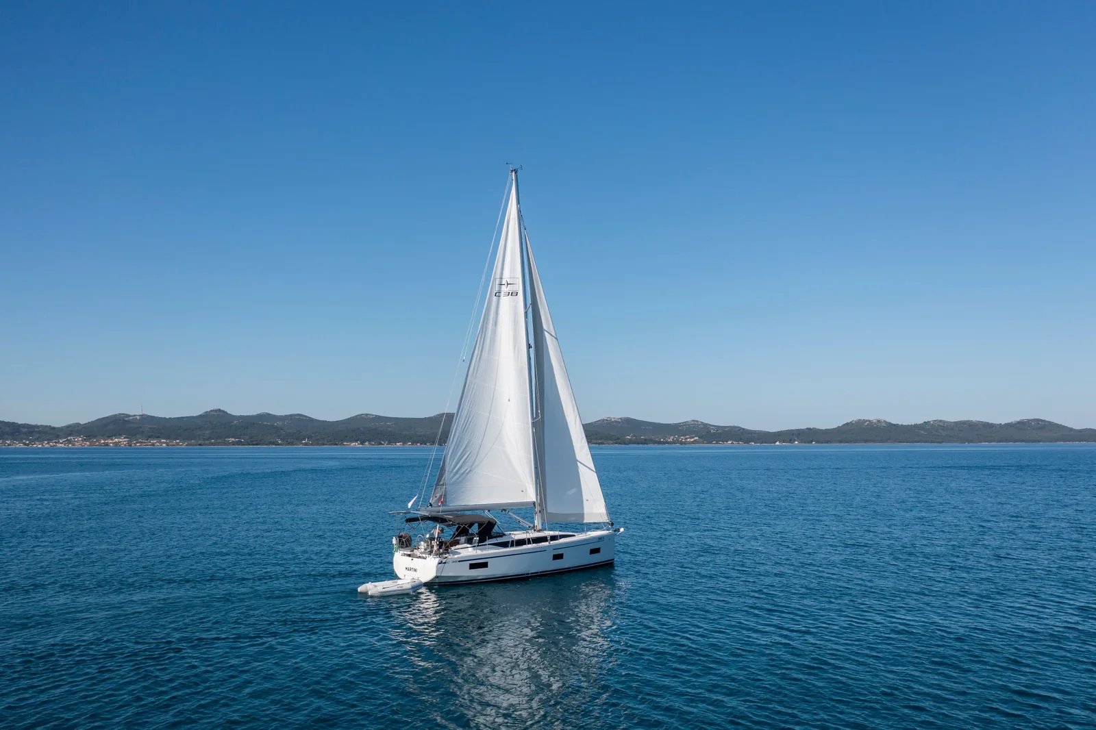 Yacht BAVARIA C38 - Martini - Foto 1