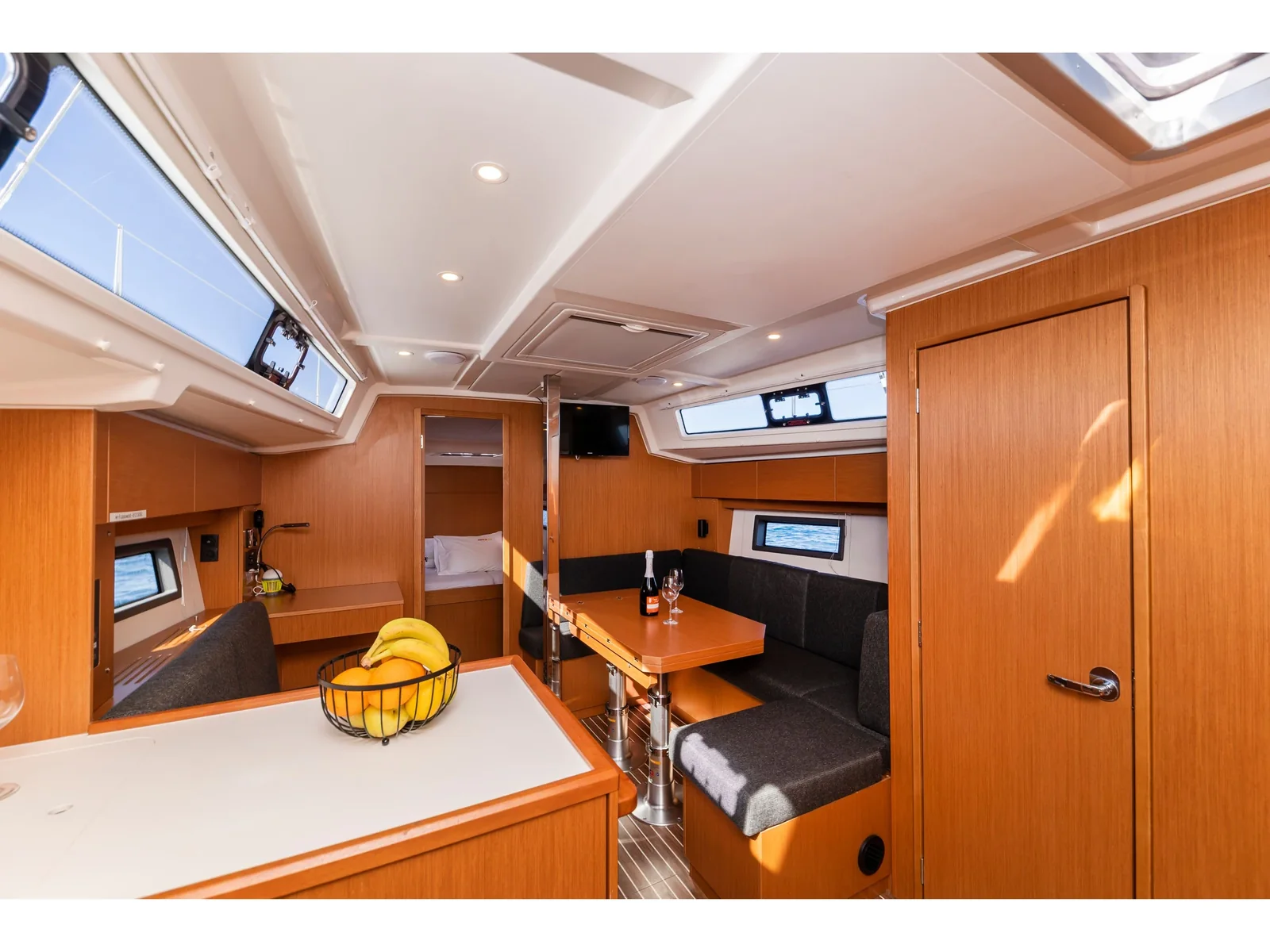 Yacht BAVARIA C38 - Martini - Foto 1