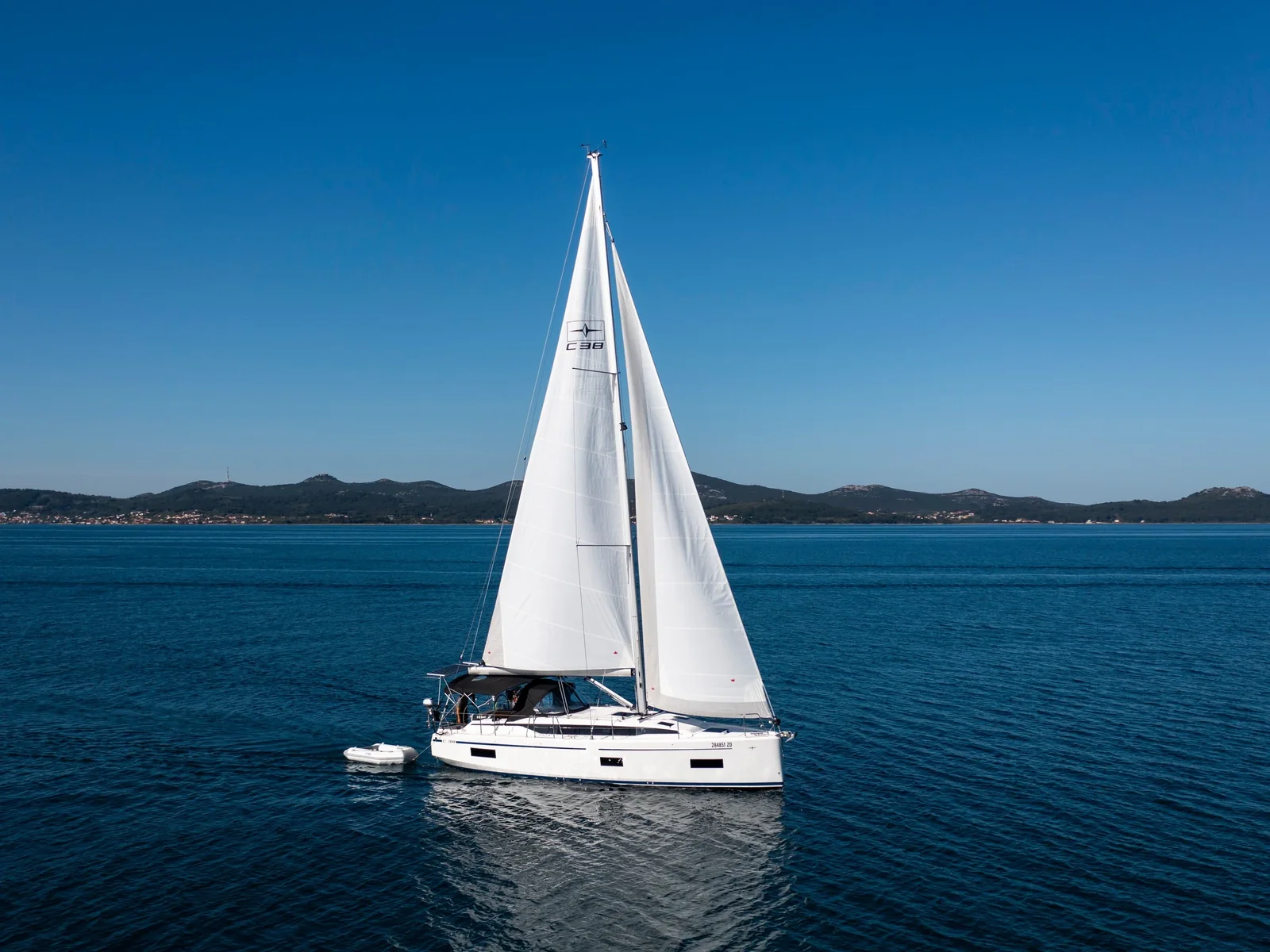 Yacht BAVARIA C38 - Martini - Foto 1