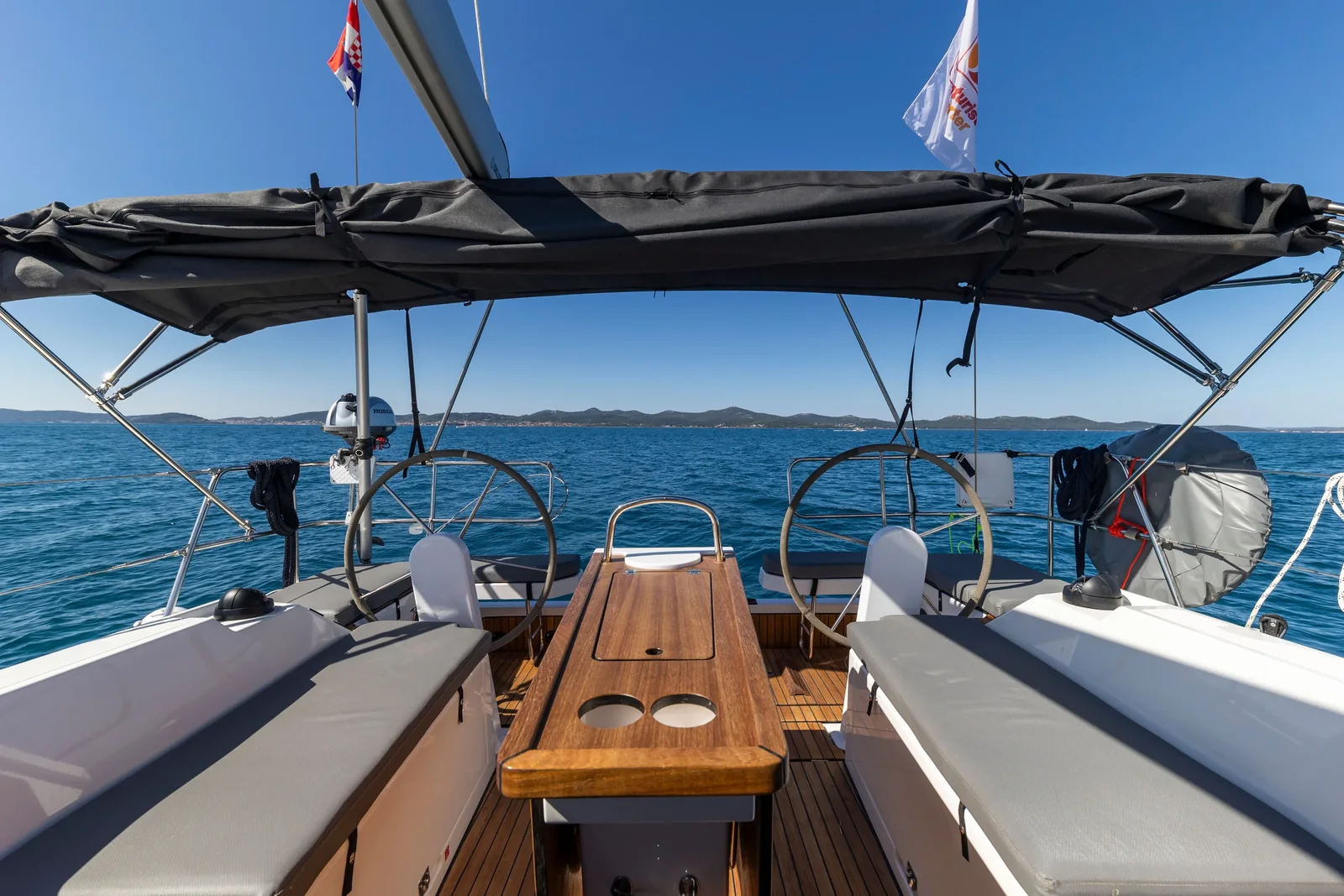 Yacht BAVARIA C38 - Martini - Foto 1